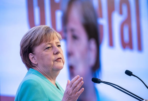 Dresda proclama «emergenza nazismo» ma il partito di Angela Merkel non è d’accordo