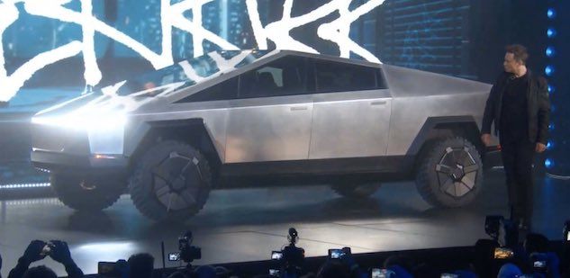 Il Cybertruck indistruttibile di Musk a cui sono stati distrutti i finestrini durante la presentazione article-post