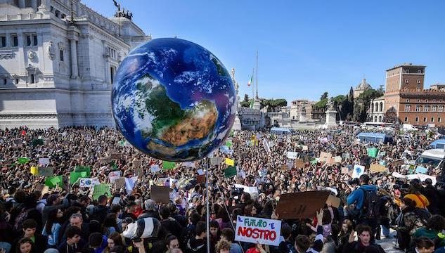 Fridays For Future e le Sardine uniti per il quarto sciopero mondiale per il clima