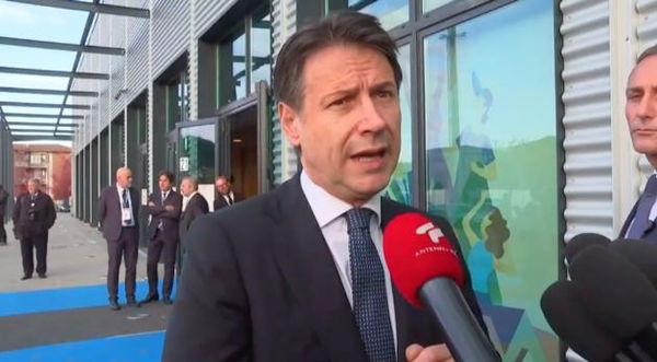 Il simpatico lapsus di Conte che vuole «un’Italia viva» | VIDEO