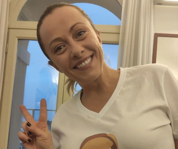 Meloni – Inception: su Instagram indossa la maglia “Io sono Giorgia”