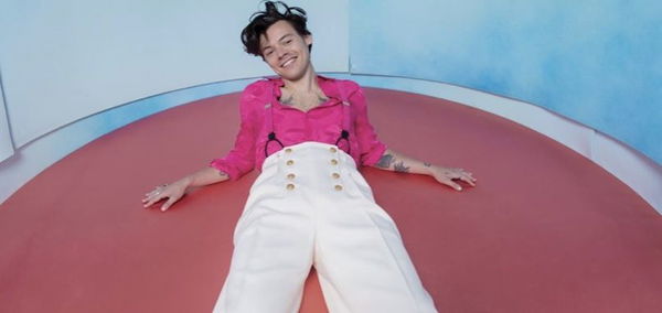 Harry Styles travolto dalle polemiche per le prevendite solo con American Express