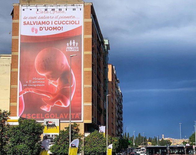 Il Tar del Lazio ha dato ragione al Comune di Roma per aver rimosso i manifesti ProVita article-post