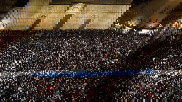 Il manifesto delle Sardine che cita Lucio Dalla: «Benvenuti in mare aperto»