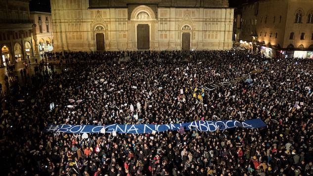 Il manifesto delle Sardine che cita Lucio Dalla: «Benvenuti in mare aperto» article-post