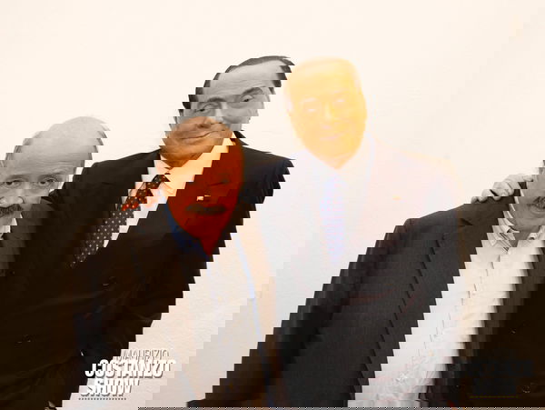 Silvio Berlusconi al Maurizio Costanzo Show ironizza: «Non sono riuscito a fermarlo»