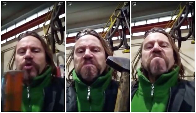 L’uomo che promette mille euro a chi sodomizza i giornalisti «antifascisti»