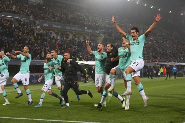 Stadi, non solo razzismo: tifosi dell’Inter intonano cori contro la strage di Bologna