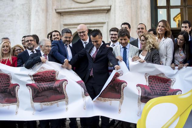 Taglio dei Parlamentari, il Senato cerca di bloccare la riforma puntando al referendum