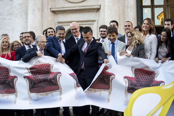 Taglio dei Parlamentari, il Senato cerca di bloccare la riforma puntando al referendum