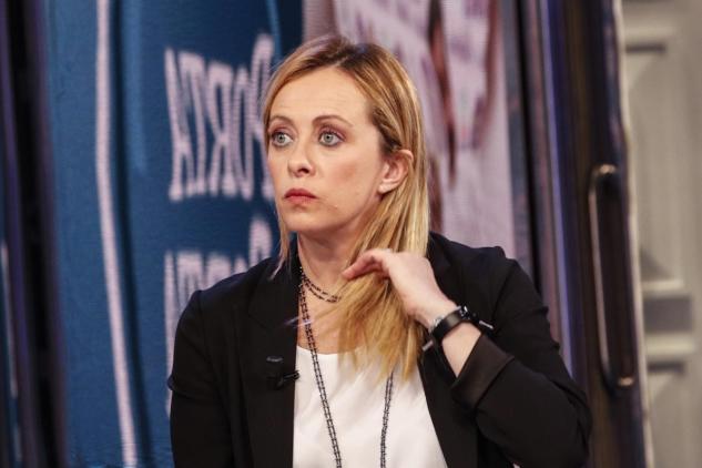 Parla il compagno di Giorgia Meloni: «Ci siamo conosciuti grazie a una banana» article-post