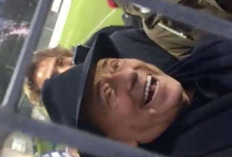 L’assurda risposta di Berlusconi a un tifoso dell’Olbia: «Scusatemi devo andare a p****e» | VIDEO