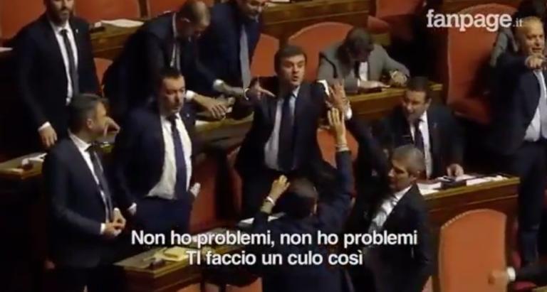Centinaio scherza sul gestaccio al Senato, nella vignetta diventa «mi vuoi sposare?»