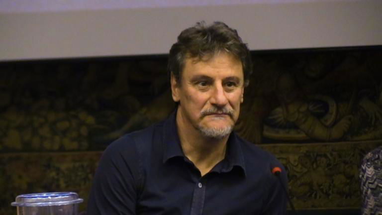 Liberi Tutti, Giorgio Tirabassi torna dopo l’infarto: «In questa serie c’è l’aria di Boris» | VIDEO