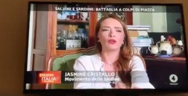 Le minacce alla sardina calabrese Jasmine Cristallo: «Attenta, hai una figlia»