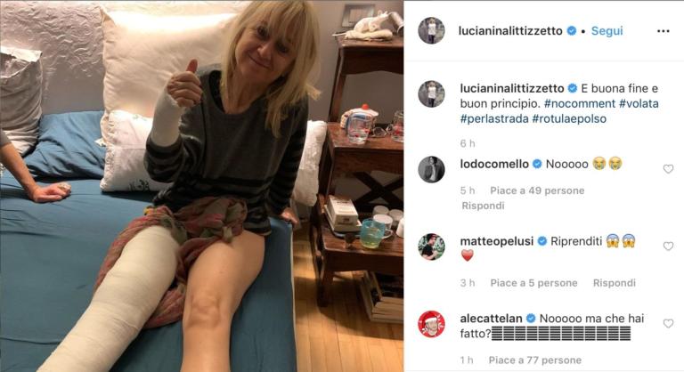 Luciana Littizzetto, gamba e polso ingessati ma non perde l’ironia: «Buona fine e buon principio»