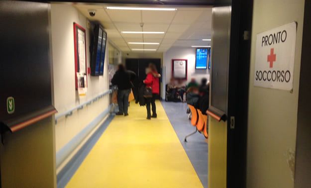 Cosa sappiamo davvero della mamma nigeriana insultata in pronto soccorso a Sondrio