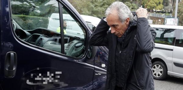 Travaglio dice che il Pd «sopravvive fingendosi morto»