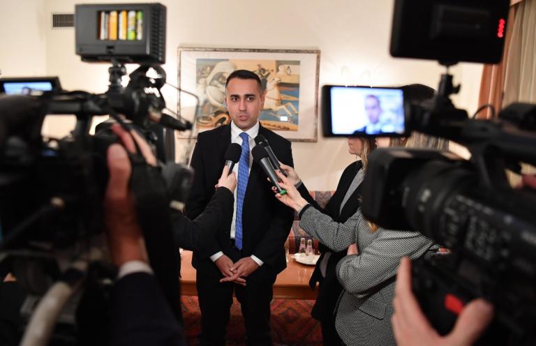 Di Maio si chiede quanto costa un senatore al chilo