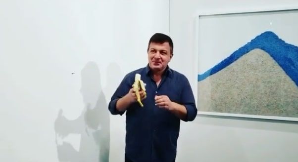 banana Cattelan