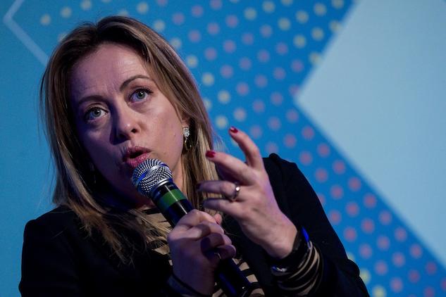 Giorgia Meloni si scaglia contro Di Maio: «Se ha dignità faccia cadere il governo sul Mes» article-post