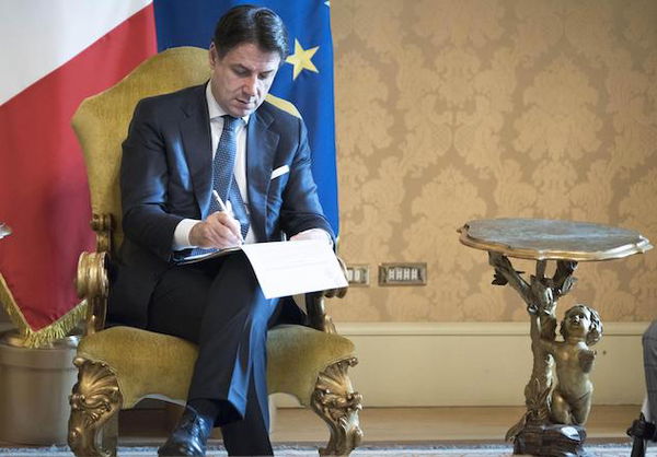 Giuseppe Conte: «Non escludo un rinvio sul Mes, non firmo cambiali in bianco»