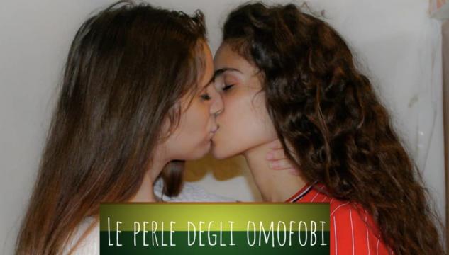 "Le perle degli omofobi": le due ragazze che combattono l'odio del web