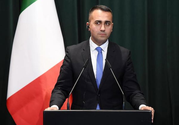 Il monito di Di Maio: «Salvini ha aperto il mercato delle vacche, spero nessuno partecipi»
