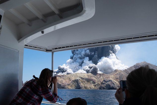 Eruzione vulcano in Nuova Zelanda: «Non ci sono più segni di vita su Whakaari»