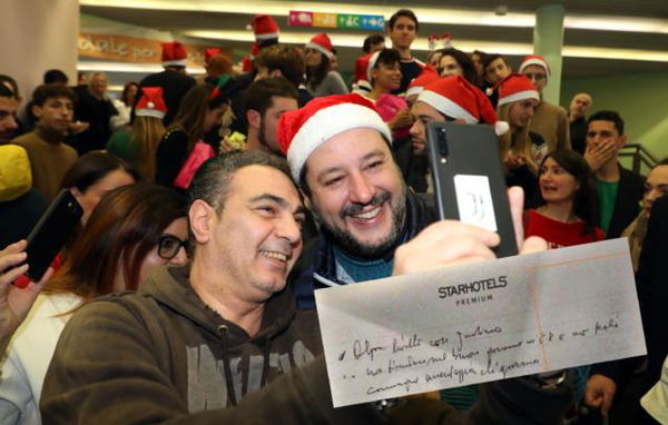 Il foglietto degli appunti che documenta che Salvini sa che in Emilia-Romagna c’è un buon governo