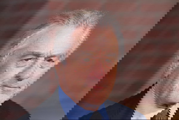 No, Robert De Niro non ha mandato un messaggio pro-Sardine