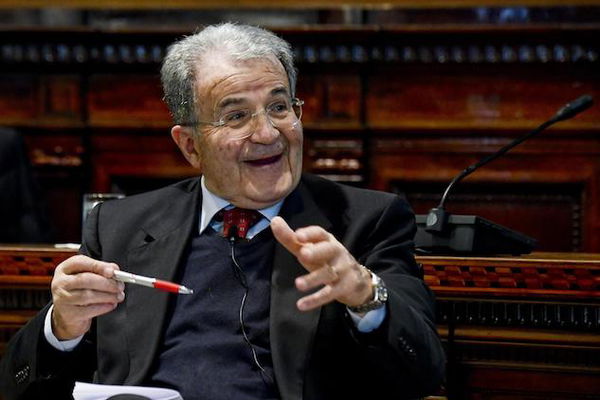 Anche Prodi dalla parte delle Sardine: «Basta toni duri, la gente vuole il confronto civile»