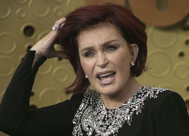 Sharon Osbourne ha licenziato un suo assistente dopo averlo obbligato ad entrare nella casa in fiamme