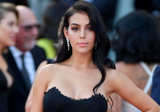 Niente Georgina Rodriguez a Sanremo 2020? Avrebbe chiesto 100 mila euro