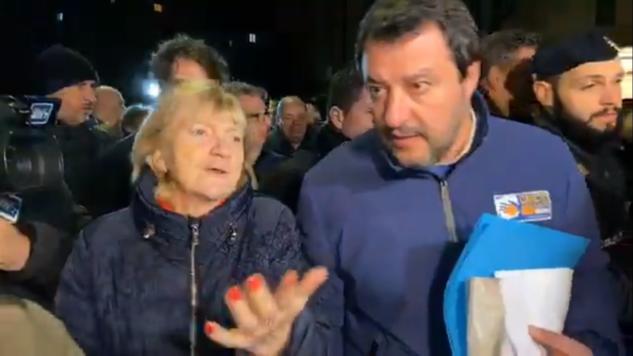 La donna che ha guidato Salvini al citofono: «Pensavo a un colloquio, lui l’ha trasformato in evento pubblico» article-post