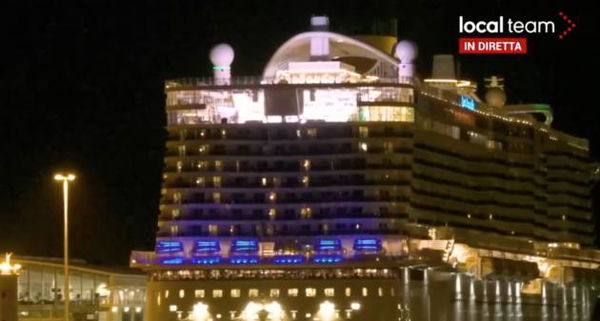 La nave Costa Smeralda stanotte non ripartirà da Civitavecchia, ma i due passeggeri sono negativi al coronavirus