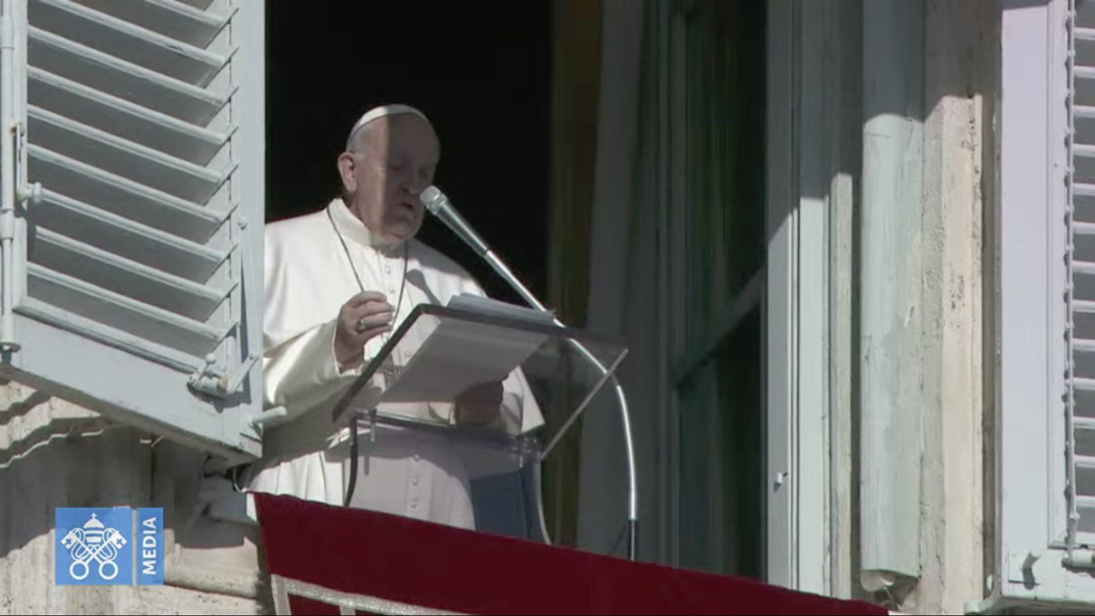 Papa Francesco si scusa dopo aver schiaffeggiato la fedele “Ho perso la pazienza” | Video article-post