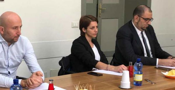 Silvestri passa dal M5S al misto e viene insultata: solidarietà anche da 15 colleghe pentastellate tra cui il ministro Azzolina