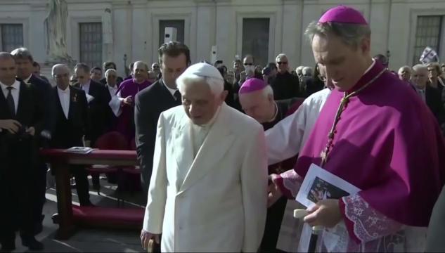 Ratzinger ritira firma