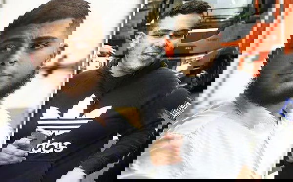 La storia dei due fratelli arrestati in Australia per aver acceso dei fuochi, che non c’entrano con l’emergenza incendi