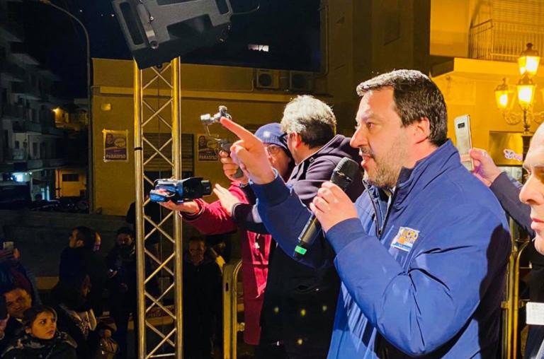 A Salvini non basta la bocciatura della Consulta, vuole anche raccogliere le firme per l’elezione del presidente della Repubblica