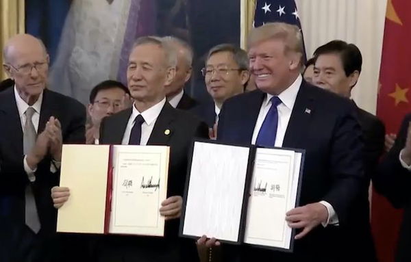 Tregua tra Usa e Cina: la cerimonia alla Casa Bianca per l’accordo commerciale