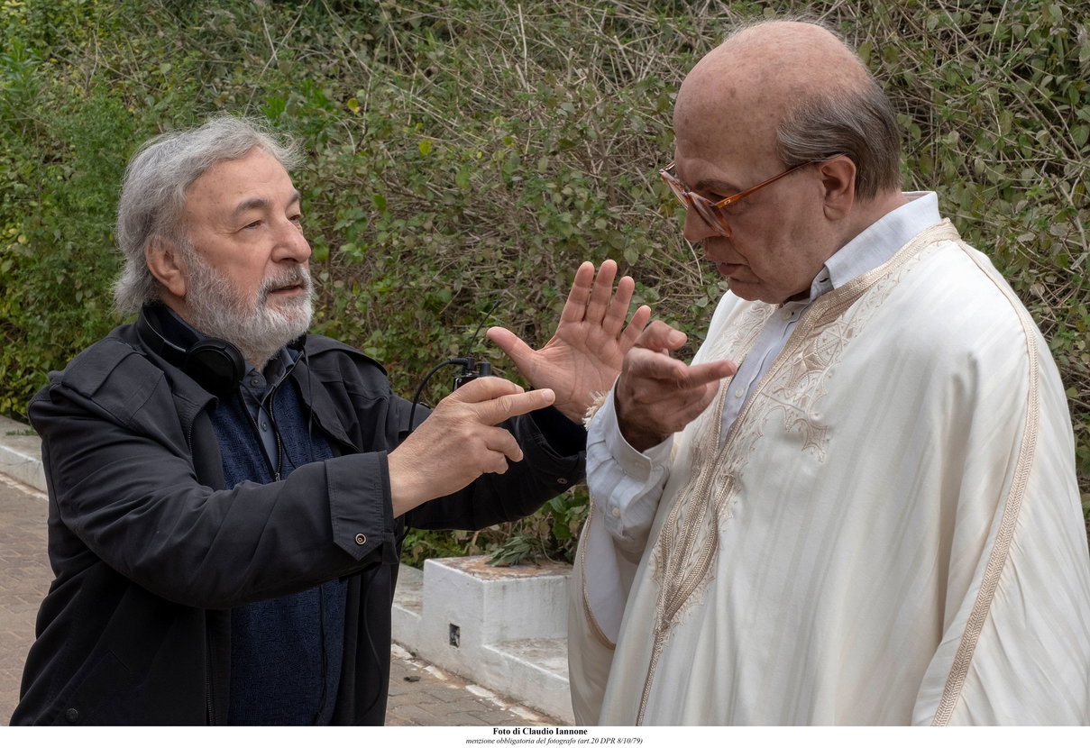 Hammamet, Gianni Amelio e un mostruoso Favino: «Raccontiamo il crepuscolo di Craxi» | Video article-post