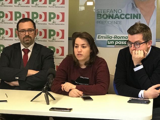 Giovane militante del Pd aggredita mentre distribuiva volantini a Modena