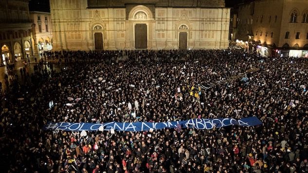 Le Sardine pronte a fare un passo indietro: «Ora è tempo di tornare a prendere contatto con la realtà e ristabilire le priorità» article-post