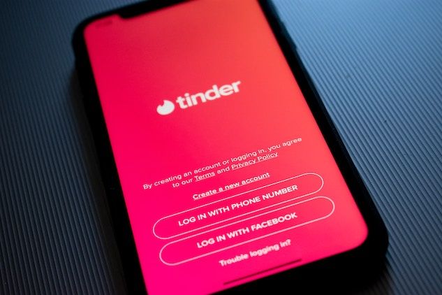 Tinder introduce il pulsante antipanico per gli appuntamenti che diventano pericolosi article-post