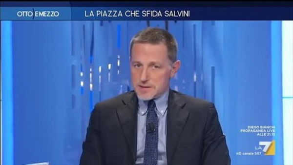Coronavirus, per Massimo Giannini il vero untore è Salvini: «Diffonde il morbo della paura»