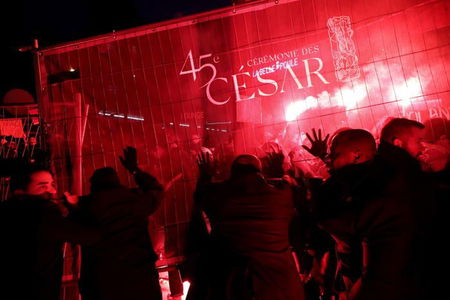 Scontri a Parigi, Polanski vince ai Cesar tra le proteste article-post