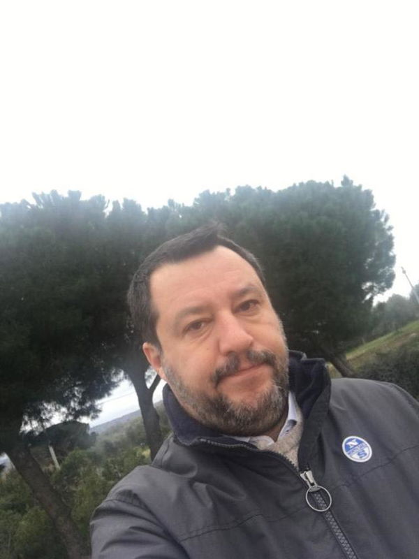 Coronavirus, Salvini dice che l’Italia ha perso tempo: ma è il primo Paese a interrompere i voli con la Cina