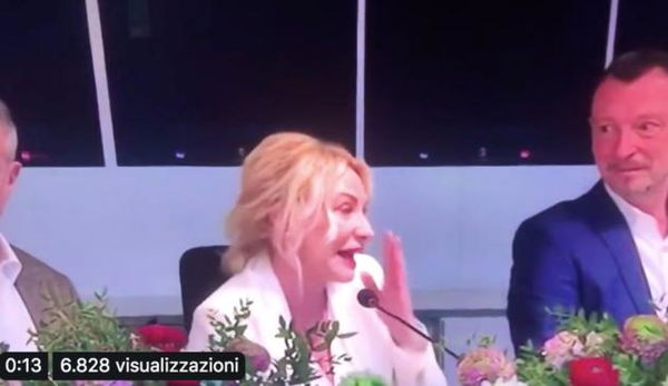 Antonella Clerici si commuove a Sanremo: “Una bestemmia che non sia su Raiuno” | Video